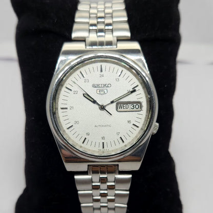 Vintage 1997 Original Seiko 5 Automatic 7S26-8760 Silver face 21 Jewels Day-Date Japanese Men's Wrist Watch OG250
