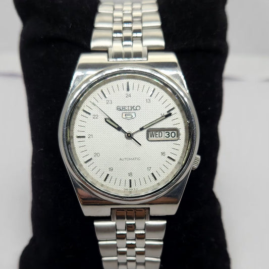 Vintage 1997 Original Seiko 5 Automatic 7S26-8760 Silver face 21 Jewels Day-Date Japanese Men's Wrist Watch OG250