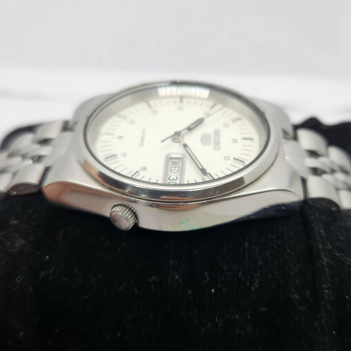 Vintage 1997 Original Seiko 5 Automatic 7S26-8760 Silver face 21 Jewels Day-Date Japanese Men's Wrist Watch OG250