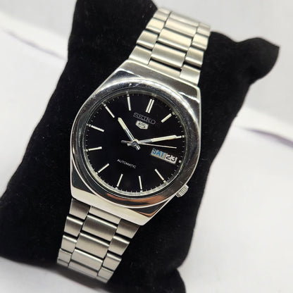 Vintage 1983 Original Seiko 5 Automatic 7009-3160 Black face 17 Jewels Day-Date Japanese Men's Wrist Watch OG251