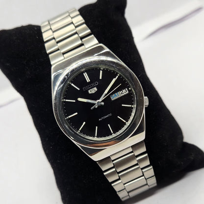 Vintage 1983 Original Seiko 5 Automatic 7009-3160 Black face 17 Jewels Day-Date Japanese Men's Wrist Watch OG251