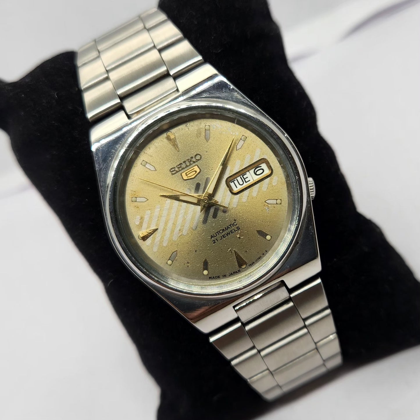Vintage 1997 Original Seiko 5 Automatic 7S26-3100 Gold face 21 Jewels Day-Date Japanese Men's Wrist Watch OG252