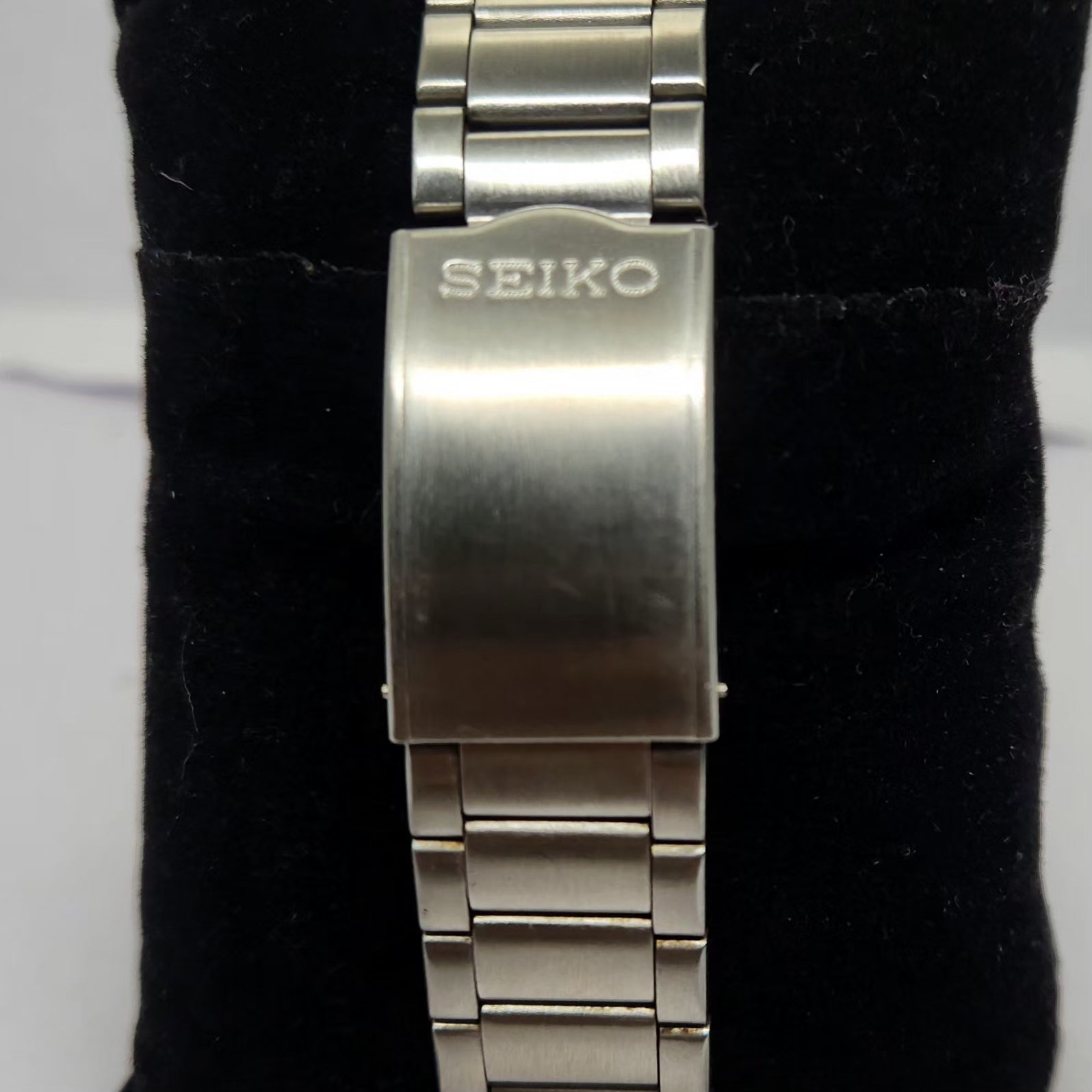 Vintage 1997 Original Seiko 5 Automatic 7S26-3100 Gold face 21 Jewels Day-Date Japanese Men's Wrist Watch OG252