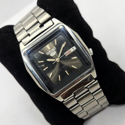 Vintage 1975 Original Seiko 5 Automatic 7019-5170 Black face 21 Jewels Day-Date Japanese Men's Wrist Watch OG257