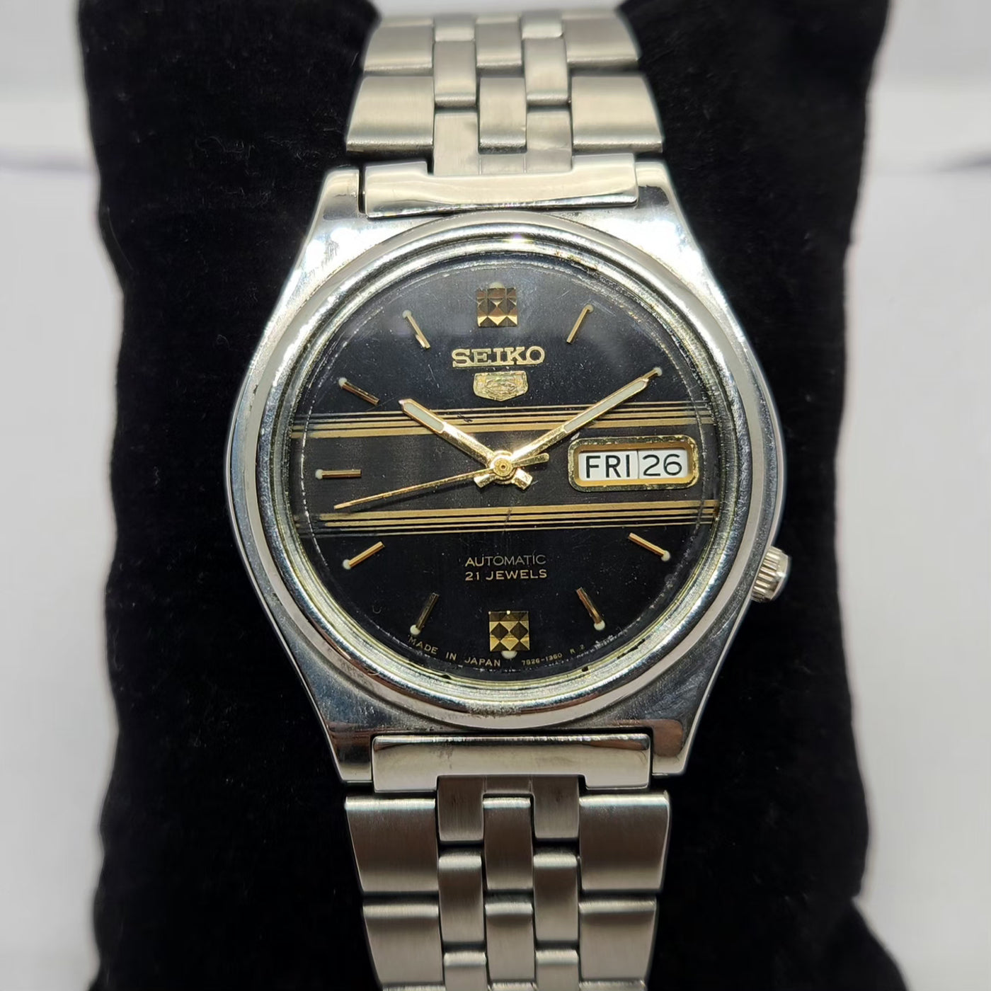 Vintage 1997 Original Seiko 5 Automatic 7S26-3180 Black face 21 Jewels Day-Date Japanese Men's Wrist Watch OG259