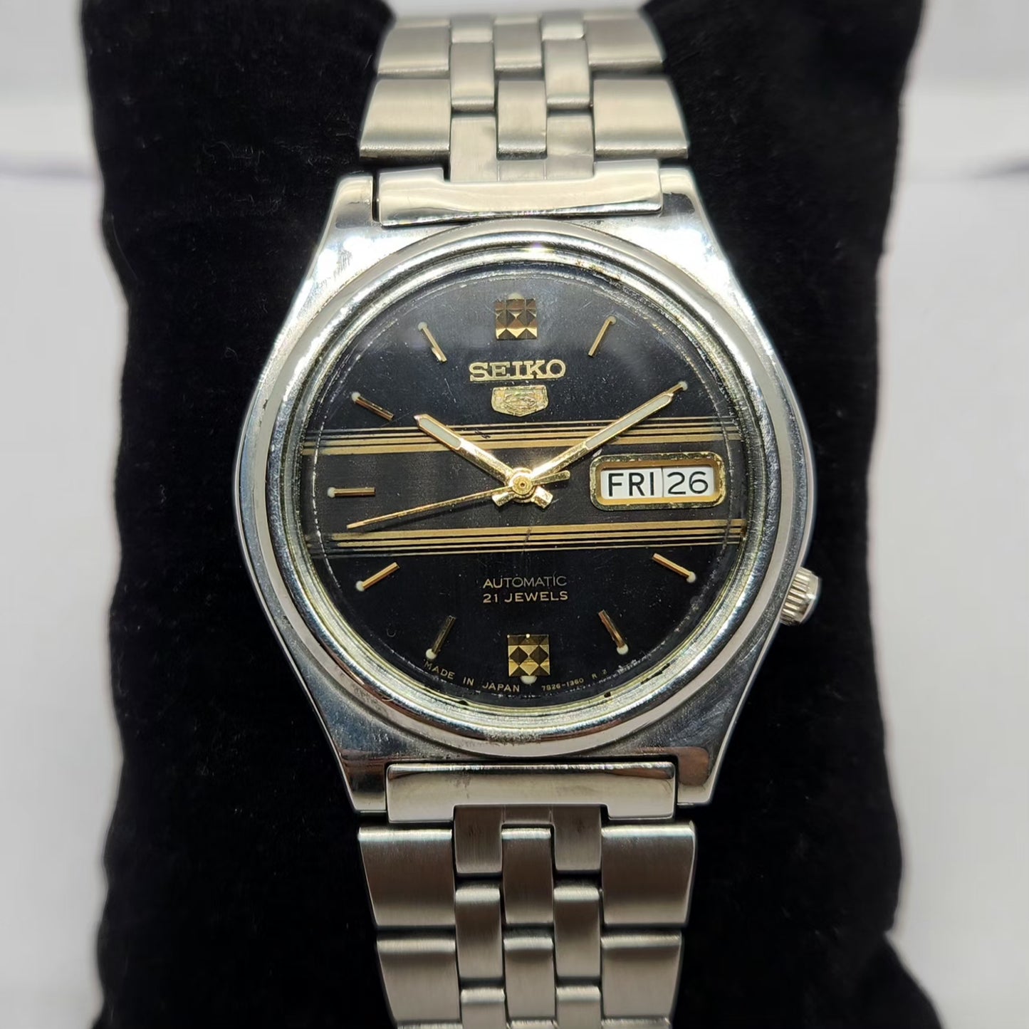 Vintage 1997 Original Seiko 5 Automatic 7S26-3180 Black face 21 Jewels Day-Date Japanese Men's Wrist Watch OG259