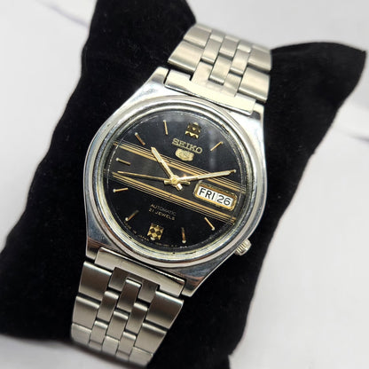 Vintage 1997 Original Seiko 5 Automatic 7S26-3180 Black face 21 Jewels Day-Date Japanese Men's Wrist Watch OG259