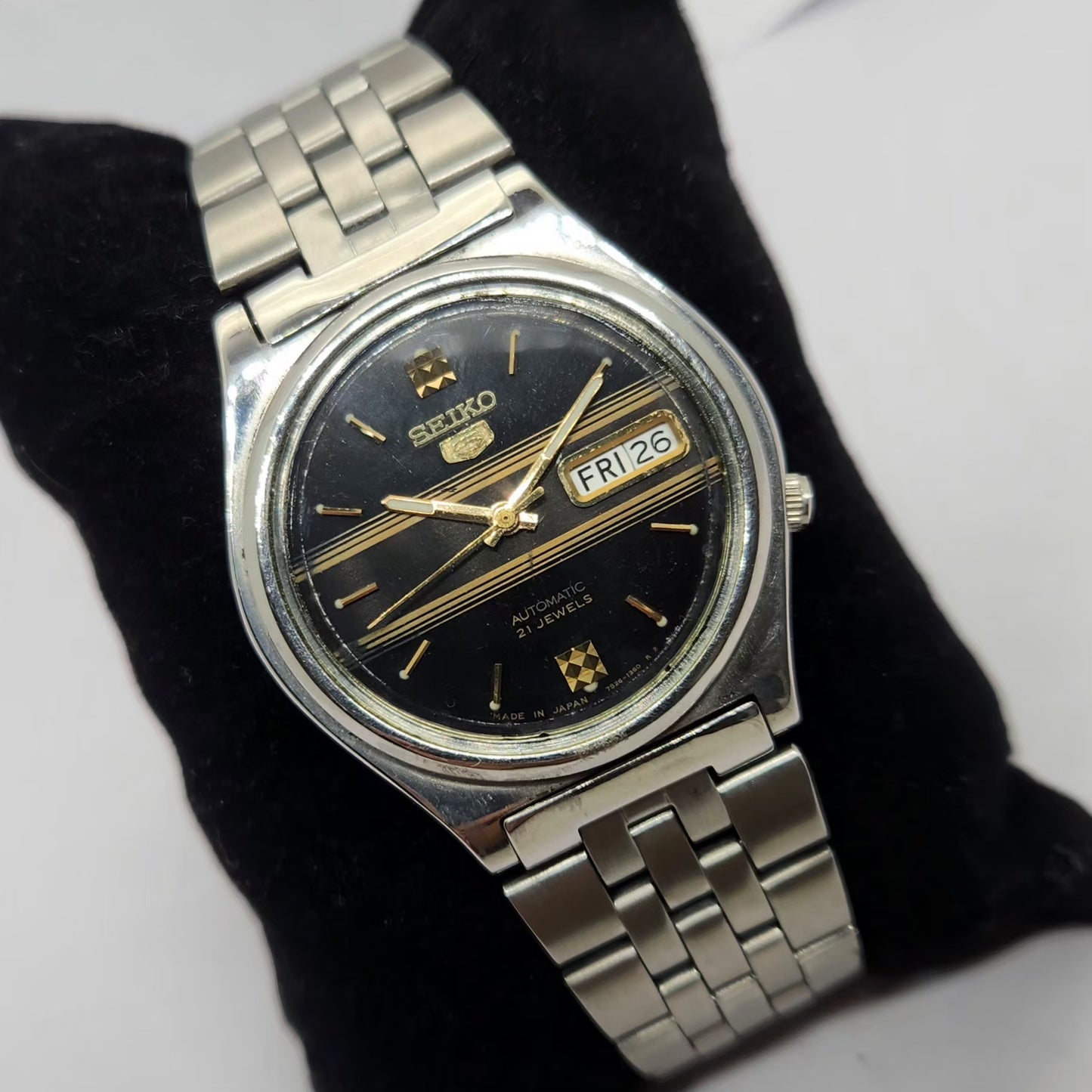 Vintage 1997 Original Seiko 5 Automatic 7S26-3180 Black face 21 Jewels Day-Date Japanese Men's Wrist Watch OG259