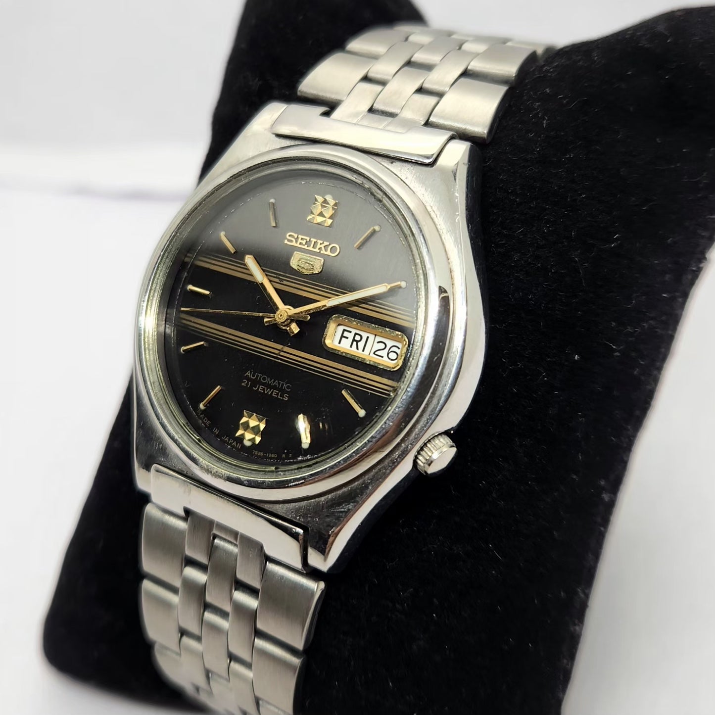Vintage 1997 Original Seiko 5 Automatic 7S26-3180 Black face 21 Jewels Day-Date Japanese Men's Wrist Watch OG259
