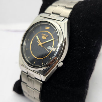 Vintage 1974 Original Seiko 5 Automatic 7019-8180 Black face 21 Jewels Day-Date Japanese Men's Wrist Watch OG261