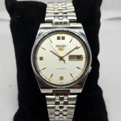 Vintage 1979 Original Seiko 5 Automatic 7009-3161 Silver face 17 Jewels Day-Date Japanese Men's Wrist Watch OG262