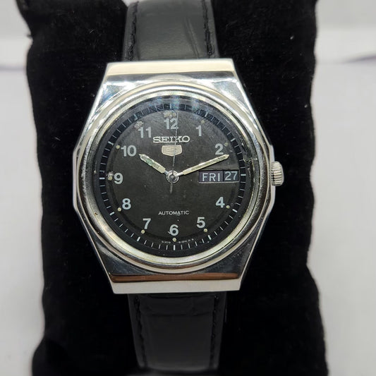 Vintage 1984 Original Seiko 5 Automatic 6309-8820 Black face 17 Jewels Day-Date Japanese Men's Wrist Watch OG264