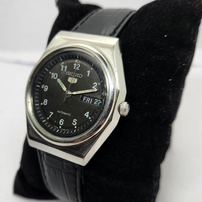 Vintage 1984 Original Seiko 5 Automatic 6309-8820 Black face 17 Jewels Day-Date Japanese Men's Wrist Watch OG264