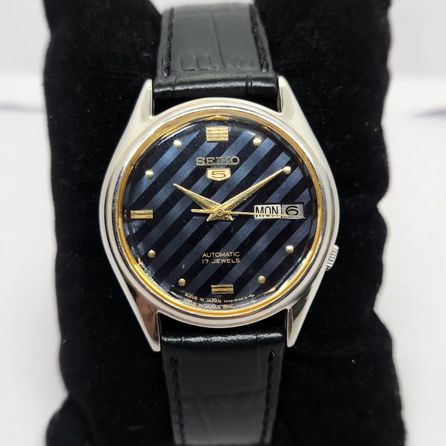 Vintage 1980 Original Seiko 5 Automatic 7009-209A Blue face 17 Jewels Day-Date Japanese Men's Wrist Watch OG266