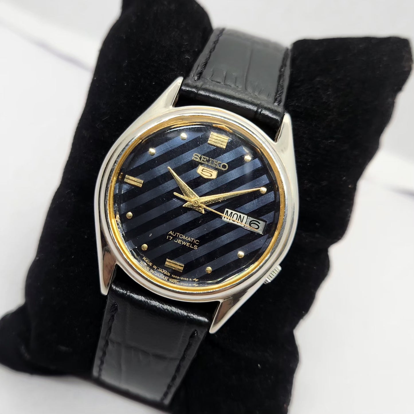 Vintage 1980 Original Seiko 5 Automatic 7009-209A Blue face 17 Jewels Day-Date Japanese Men's Wrist Watch OG266