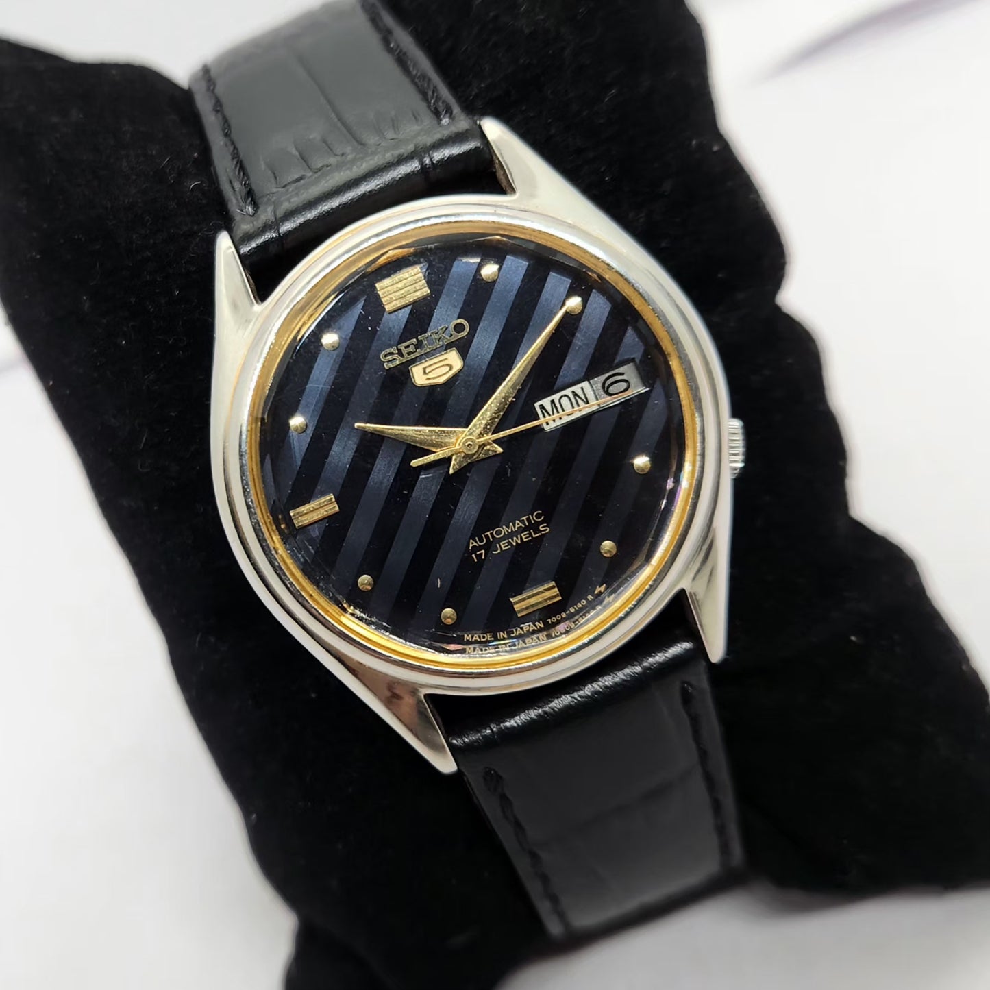 Vintage 1980 Original Seiko 5 Automatic 7009-209A Blue face 17 Jewels Day-Date Japanese Men's Wrist Watch OG266