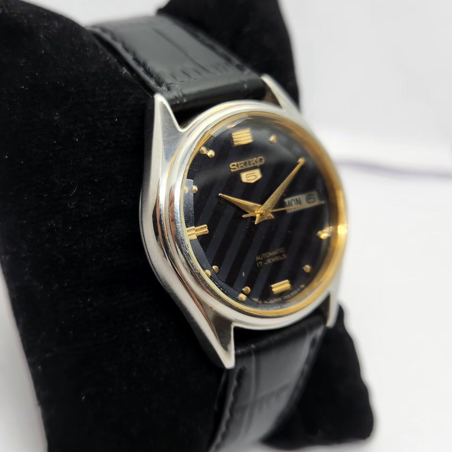 Vintage 1980 Original Seiko 5 Automatic 7009-209A Blue face 17 Jewels Day-Date Japanese Men's Wrist Watch OG266