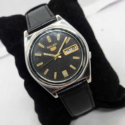 Vintage 1982 Original Seiko 5 Automatic 7009-3101 Black face 17 Jewels Day-Date Japanese Men's Wrist Watch OG267