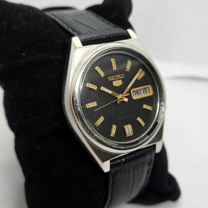 Vintage 1982 Original Seiko 5 Automatic 7009-3101 Black face 17 Jewels Day-Date Japanese Men's Wrist Watch OG267