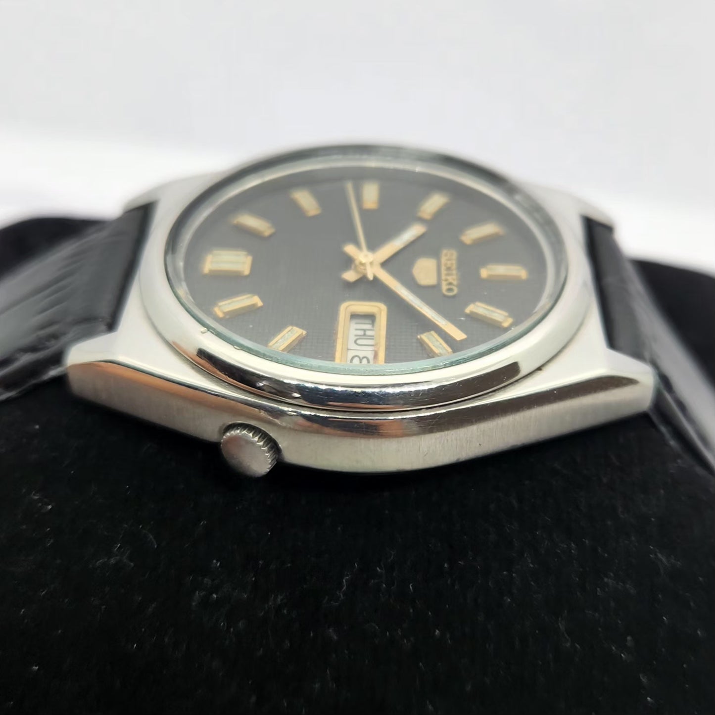 Vintage 1982 Original Seiko 5 Automatic 7009-3101 Black face 17 Jewels Day-Date Japanese Men's Wrist Watch OG267