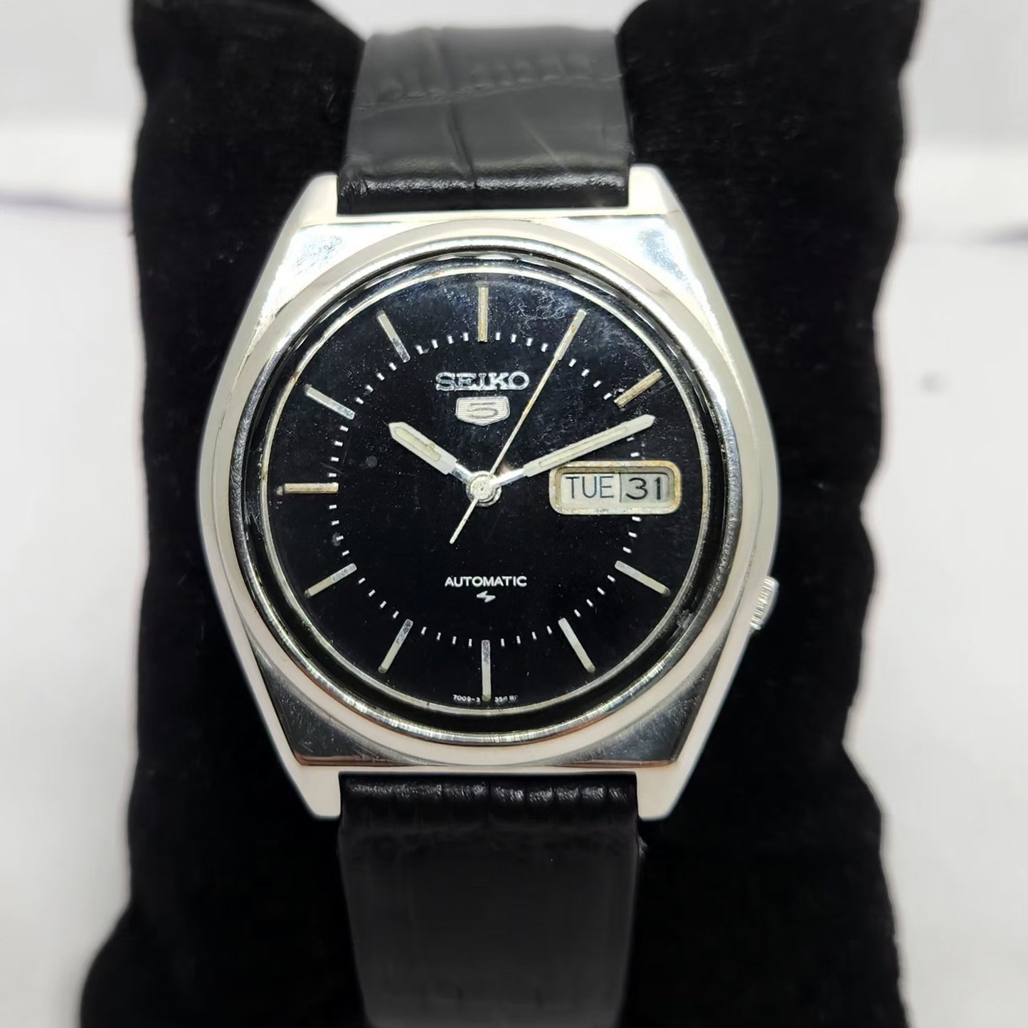 Vintage 1985 Original Seiko 5 Automatic 7009-3041 Black face 17 Jewels Day-Date Japanese Men's Wrist Watch OG268
