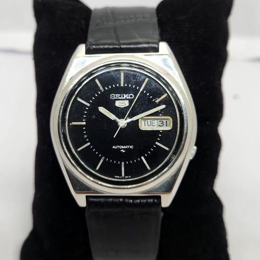 Vintage 1985 Original Seiko 5 Automatic 7009-3041 Black face 17 Jewels Day-Date Japanese Men's Wrist Watch OG268