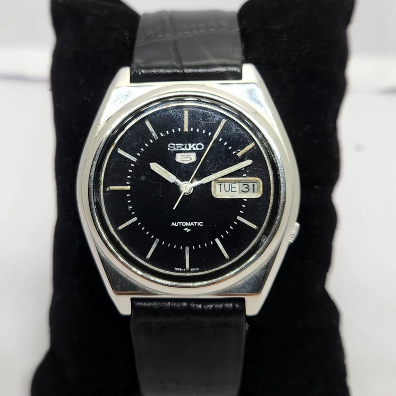 Vintage 1985 Original Seiko 5 Automatic 7009-3041 Black face 17 Jewels Day-Date Japanese Men's Wrist Watch OG268