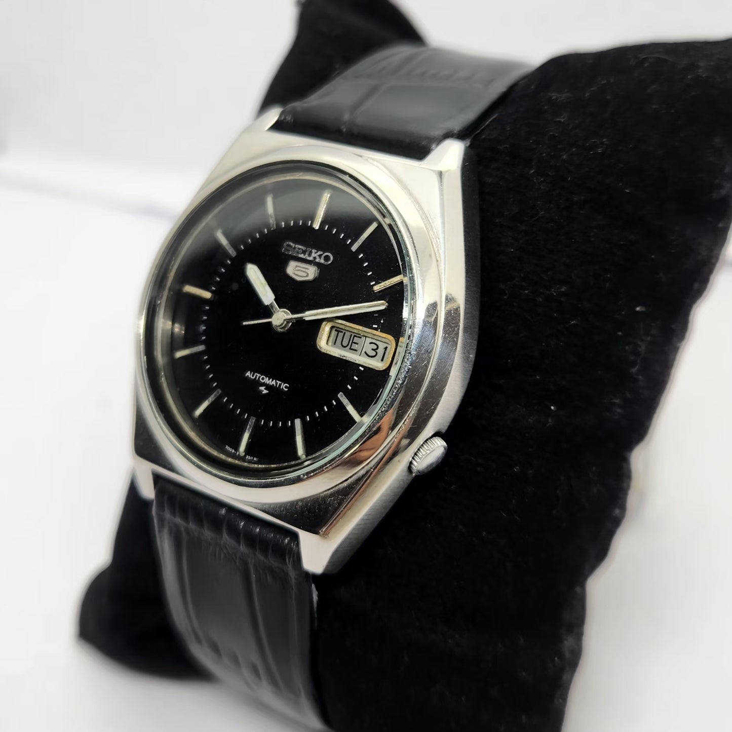 Vintage 1985 Original Seiko 5 Automatic 7009-3041 Black face 17 Jewels Day-Date Japanese Men's Wrist Watch OG268