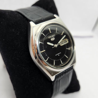 Vintage 1985 Original Seiko 5 Automatic 7009-3041 Black face 17 Jewels Day-Date Japanese Men's Wrist Watch OG268