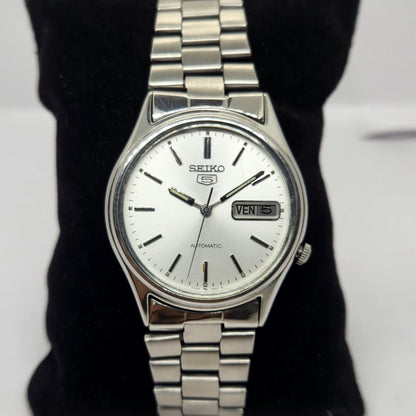 Vintage 1984 Original Seiko 5 Automatic 7009-3100 Silver face 17 Jewels Day-Date Japanese Men's Wrist Watch OG272