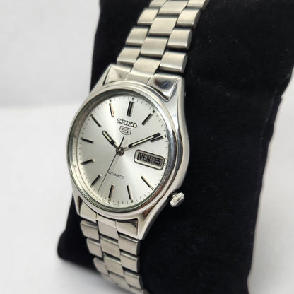 Vintage 1984 Original Seiko 5 Automatic 7009-3100 Silver face 17 Jewels Day-Date Japanese Men's Wrist Watch OG272