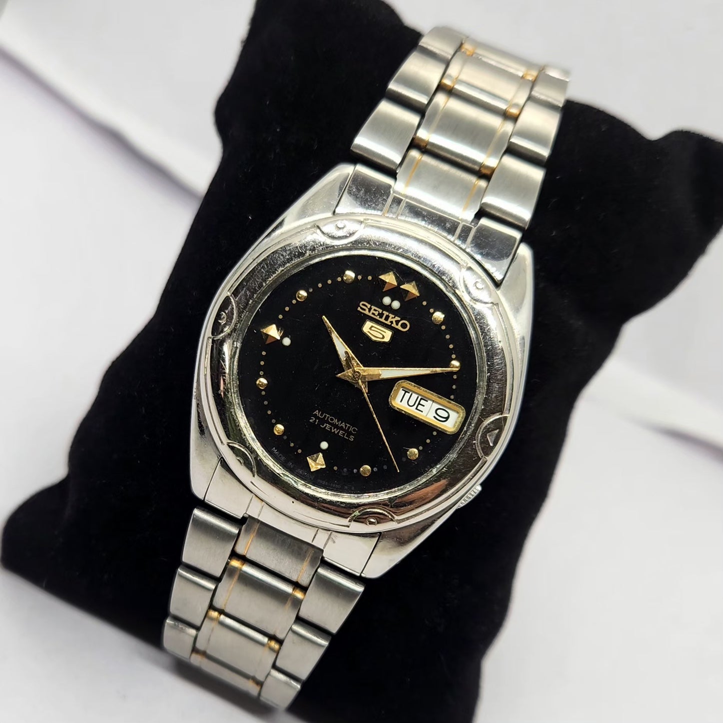 Vintage 1997 Original Seiko 5 Automatic 7S26-6030 Black face 21 Jewels Day-Date Japanese Men's Wrist Watch OG274