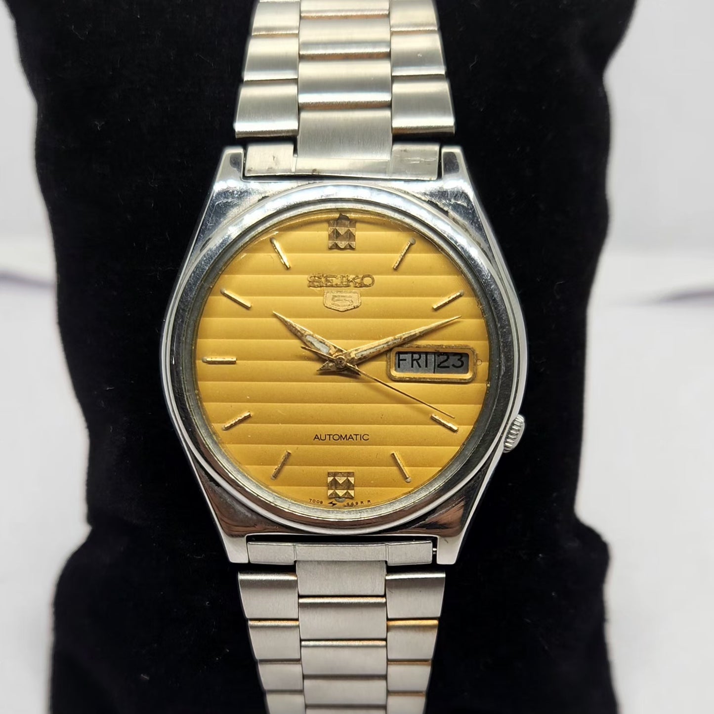 Vintage 1984 Original Seiko 5 Automatic 7009-3201 Gold face 17 Jewels Day-Date Japanese Men's Wrist Watch OG275