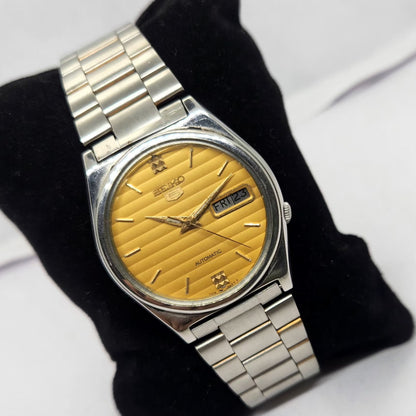 Vintage 1984 Original Seiko 5 Automatic 7009-3201 Gold face 17 Jewels Day-Date Japanese Men's Wrist Watch OG275