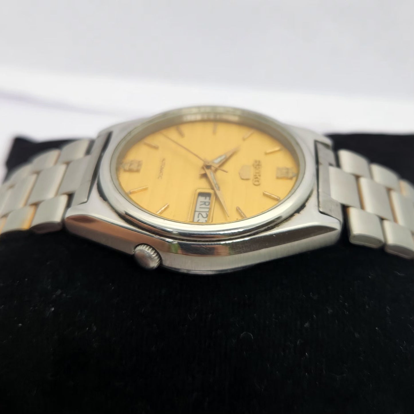 Vintage 1984 Original Seiko 5 Automatic 7009-3201 Gold face 17 Jewels Day-Date Japanese Men's Wrist Watch OG275