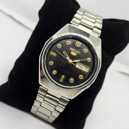 Vintage 1982 Original Seiko 5 Automatic 6309-720E Black face 17 Jewels Day-Date Japanese Men's Wrist Watch OG277