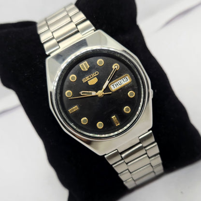 Vintage 1982 Original Seiko 5 Automatic 6309-720E Black face 17 Jewels Day-Date Japanese Men's Wrist Watch OG277