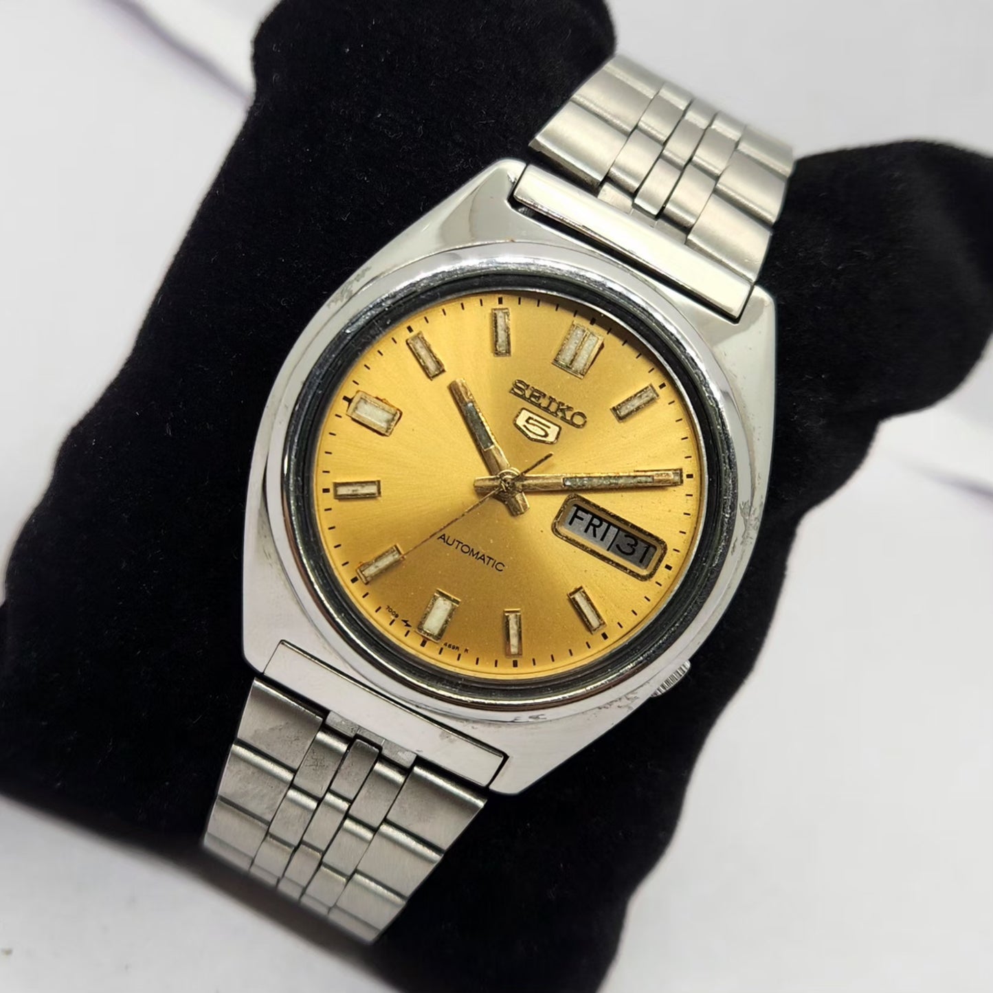 Vintage 1985 Original Seiko 5 Automatic 7009-8330 Gold face 17 Jewels Day-Date Japanese Men's Wrist Watch OG278