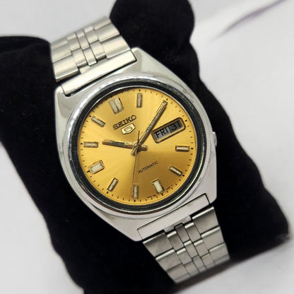 Vintage 1985 Original Seiko 5 Automatic 7009-8330 Gold face 17 Jewels Day-Date Japanese Men's Wrist Watch OG278