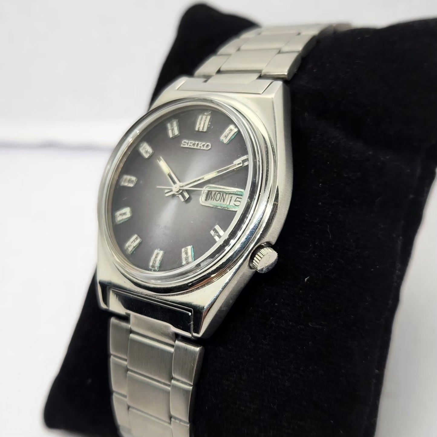 Vintage 1981 Original Seiko 5 Automatic 7009-3060 Grey face 17 Jewels Day-Date Japanese Men's Wrist Watch OG278