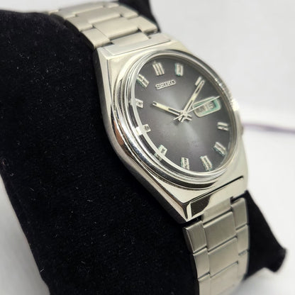 Vintage 1981 Original Seiko 5 Automatic 7009-3060 Grey face 17 Jewels Day-Date Japanese Men's Wrist Watch OG278