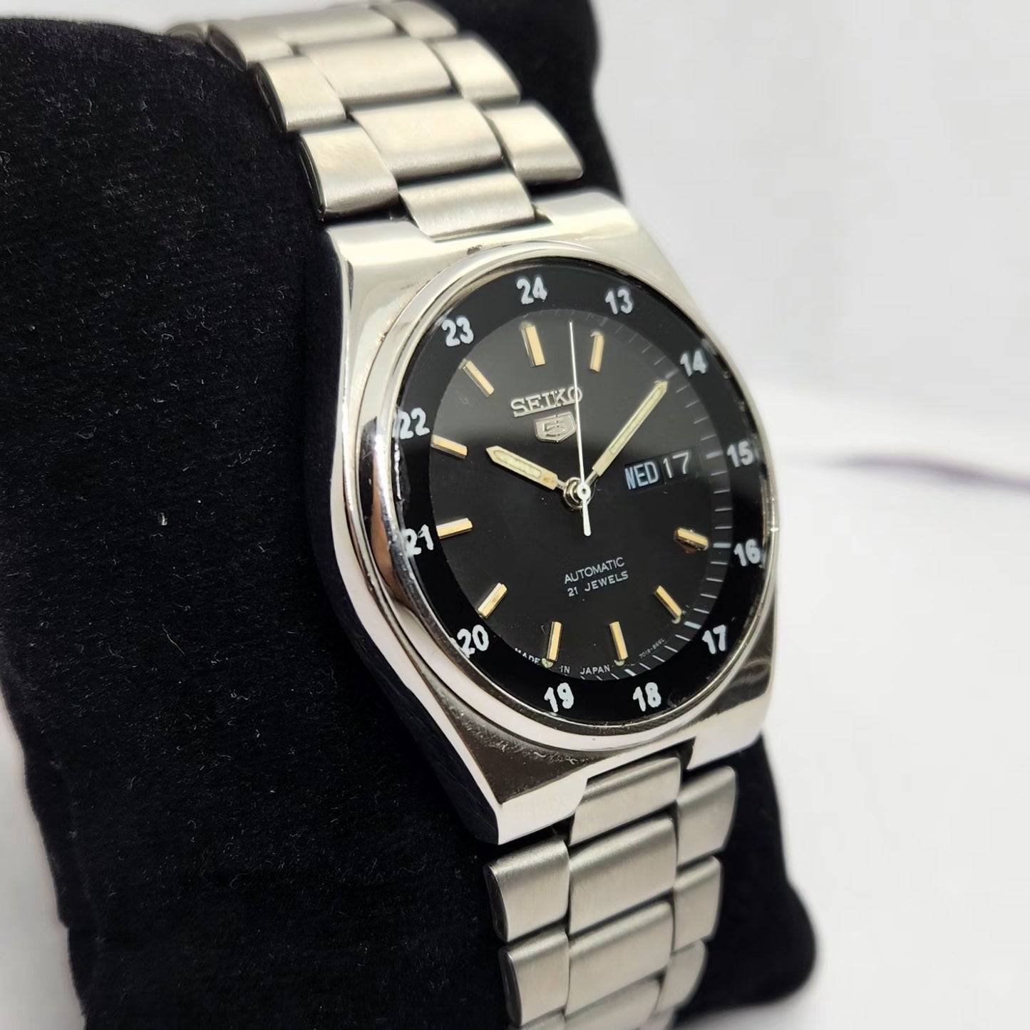Vintage 1975 Original Seiko 5 Automatic 7019-8231 Black face 21 Jewels Day-Date Japanese Men's Wrist Watch OG279