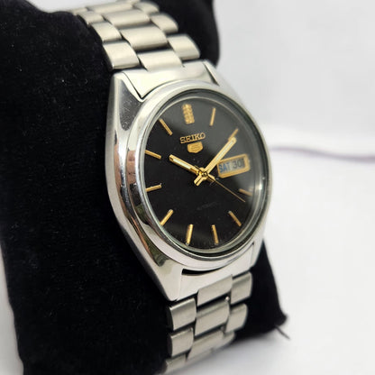 Vintage 1976 Original Seiko 5 Automatic 7009-3040 Black face 17 Jewels Day-Date Japanese Men's Wrist Watch OG280