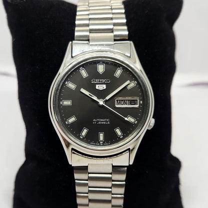 Vintage 1980 Original Seiko 5 Automatic 7009 Black face 17 Jewels Day-Date Japanese Men's Wrist Watch OG281