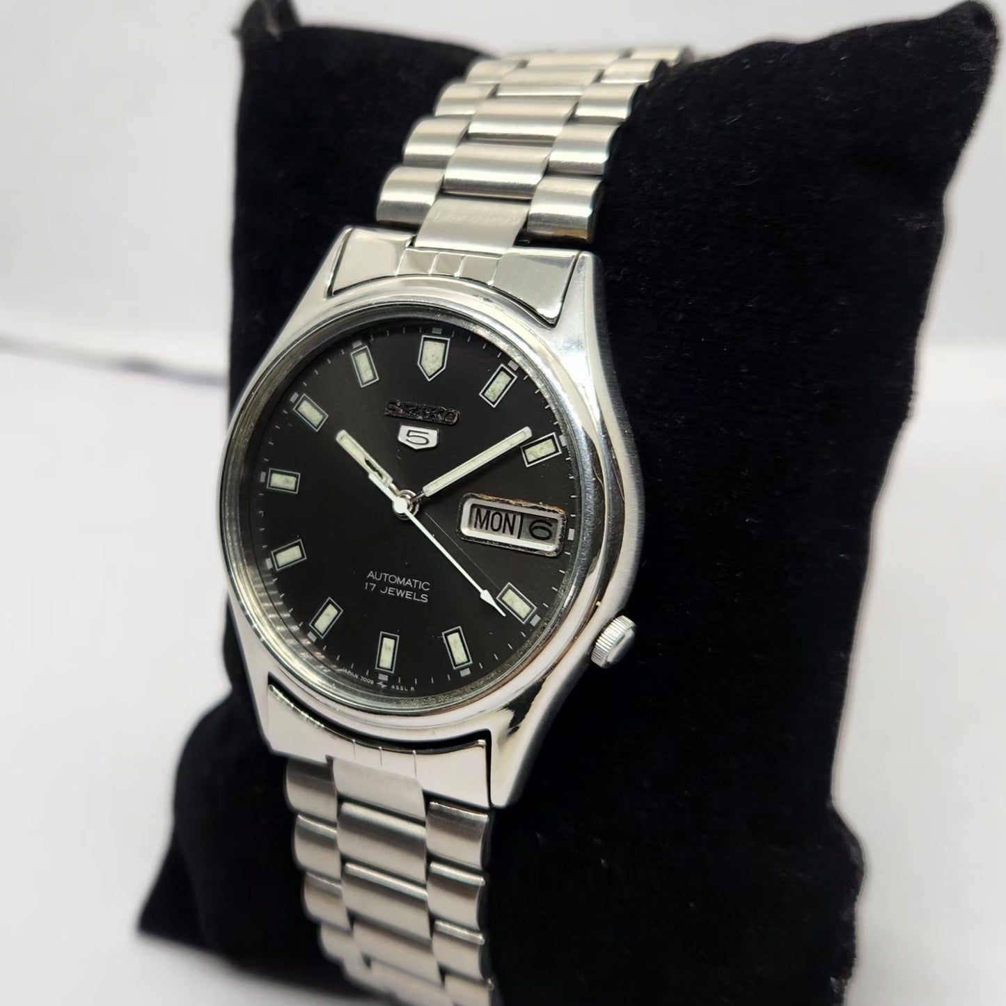 Vintage 1980 Original Seiko 5 Automatic 7009 Black face 17 Jewels Day-Date Japanese Men's Wrist Watch OG281