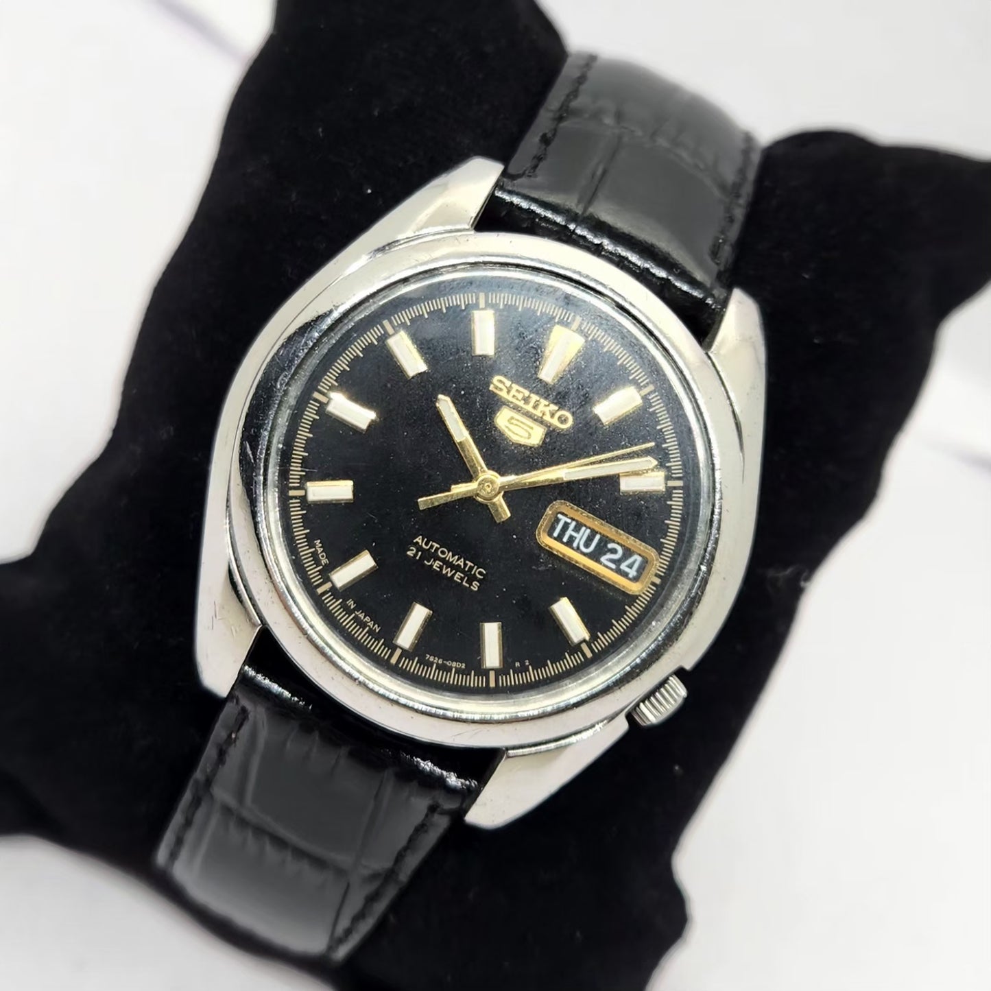 Vintage 1980 Original Seiko 5 Automatic 7S26 Black face 21 Jewels Day-Date Japanese Men's Wrist Watch OG285