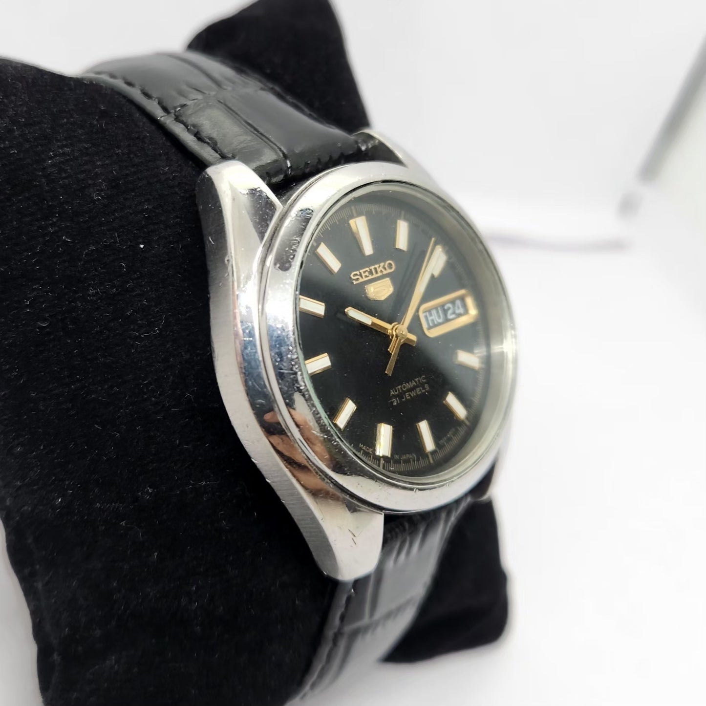Vintage 1980 Original Seiko 5 Automatic 7S26 Black face 21 Jewels Day-Date Japanese Men's Wrist Watch OG285