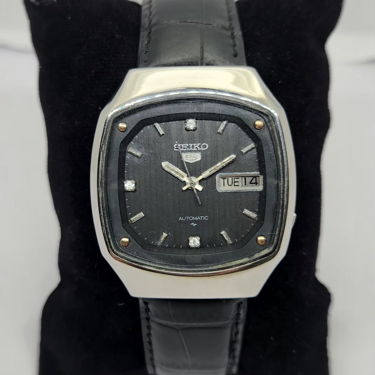 Vintage 1979 Original Seiko 5 Automatic 7009-5140 Black face 17 Jewels Day-Date Japanese Men's Wrist Watch OG286