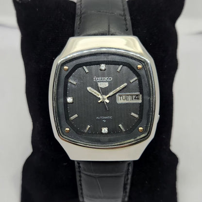 Vintage 1979 Original Seiko 5 Automatic 7009-5140 Black face 17 Jewels Day-Date Japanese Men's Wrist Watch OG286