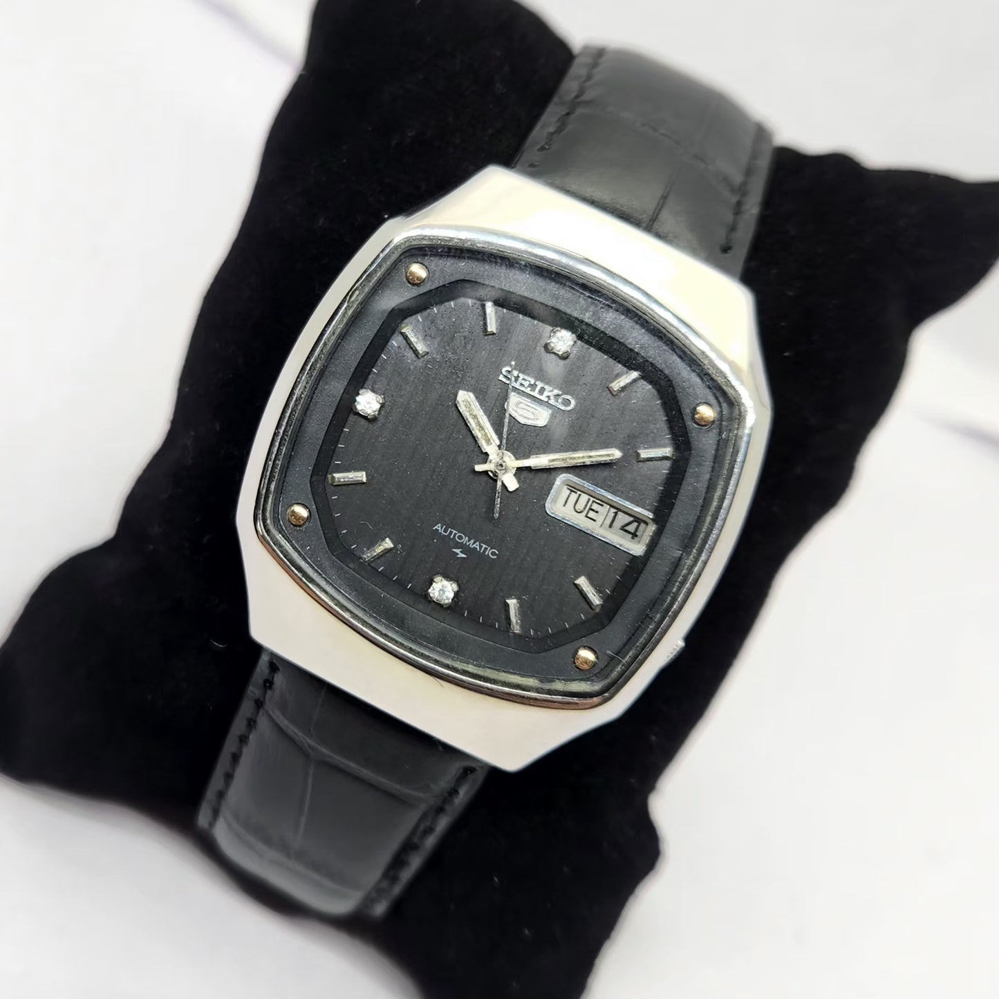 Vintage 1979 Original Seiko 5 Automatic 7009-5140 Black face 17 Jewels Day-Date Japanese Men's Wrist Watch OG286
